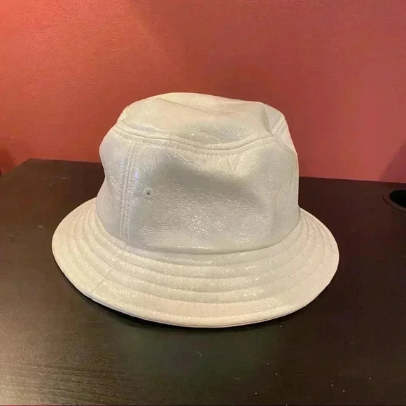 Steve Madden White Bucket Hat - Picture 2 of 7